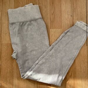 Aeropostale women leggings size MGray Ribbed Bottoms